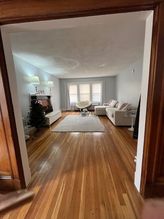 Common area - AVAILABLE 8/26 ~240 Foster St. House