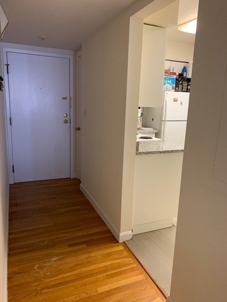 Foyer - Quiet Apartment with Garage Parking & In-Unit Washer/Dryer