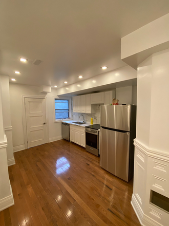 kitchen - Gorgeous newly renovated 4 or 5 bedroom 2 washroom unit at Bloor+Bathurst Apartments