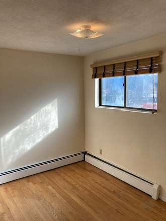 409 - 2 bedroom Penthouse 15 min from campus !