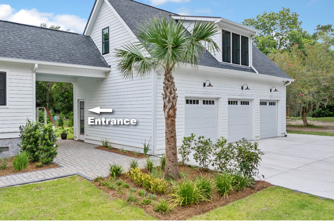 Entrance - Charming West Ashley Furnished Studio Apartment