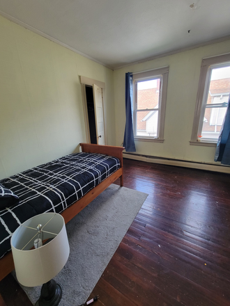 Bedroom 2, - Bright & Cozy Room in 3-Bedroom Rowe House, Parking & Grocery Access