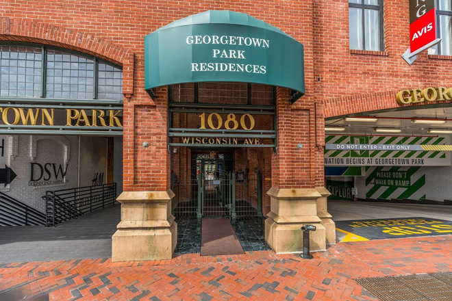 Front Gate - 1080 Wisconsin Ave - Spacious  5th floor 2bdrm, 2ba.  Excellent condition. Gerogetown Park - Unfurnished.