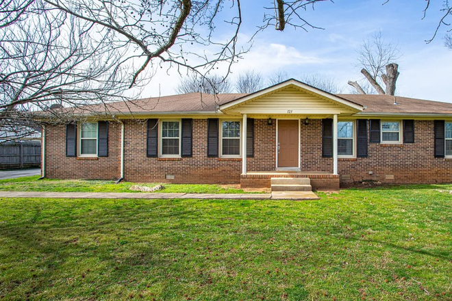 Quiet area 3 minutes from campus - Room Rentals in Spacious Home Near MTSU Campus