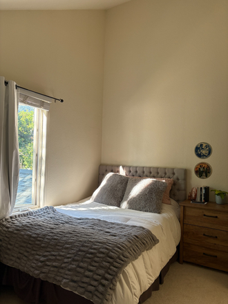 bedroom - Housing on the Hill