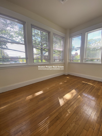 a - 3 bed with living room *NO BROKER FEE Apartments