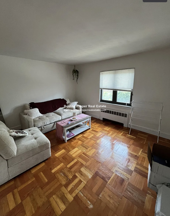A - WELL PRICED 1 BEDROOM WITH PARKING SPOT Apartments
