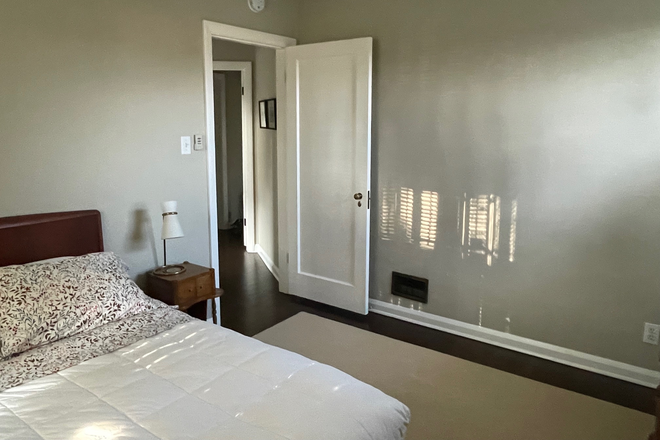 bedroom - Pleasant one bedroom with private bath close to UCR House