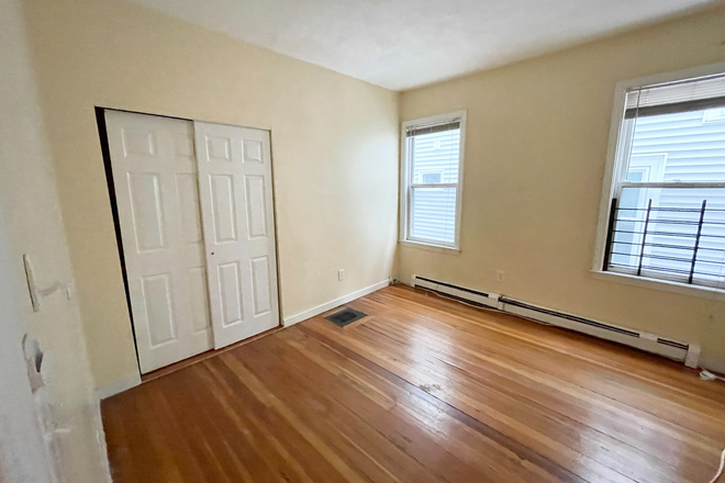 bedroom - 3 BEDROOM, 1.5 BATH Condo