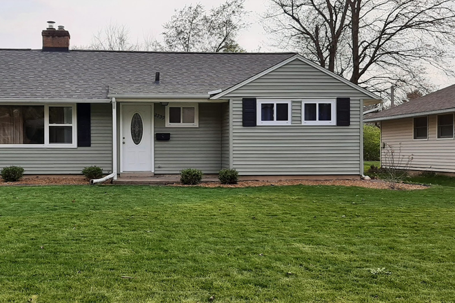 Front - Cozy 3 Bdrm House For Rent