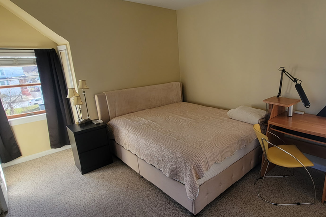 Room - Furnished room-Coolidge Ave-Lawrenceville House