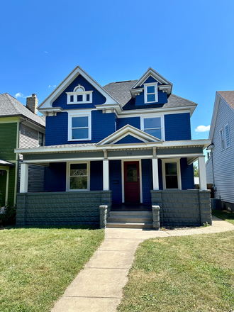 Outside Street View - Spacious 4BR Home with Backyard Near Notre Dame, St. Mary's and Memorial Hospital