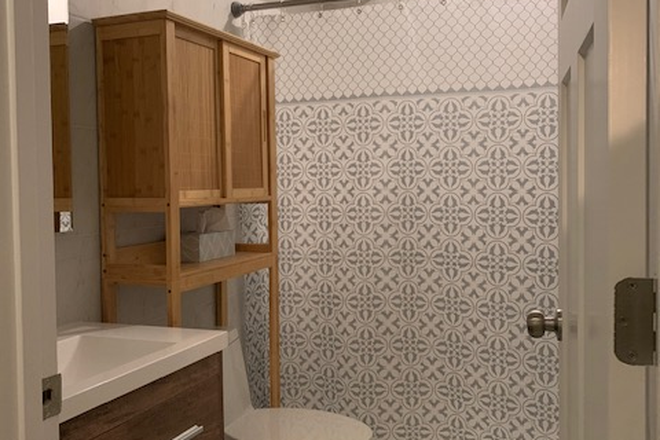 apartment unit bathroom - Furnished apartment unit or room in quiet Hope Valley neighborhood - 2.7 miles from Duke