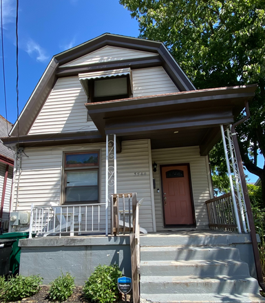 Relaxing front porch - 1 Block to Campus - 3 Bedroom/2.5 Bathroom - Available July/Aug "2025-2026" - Includes All Utilities House