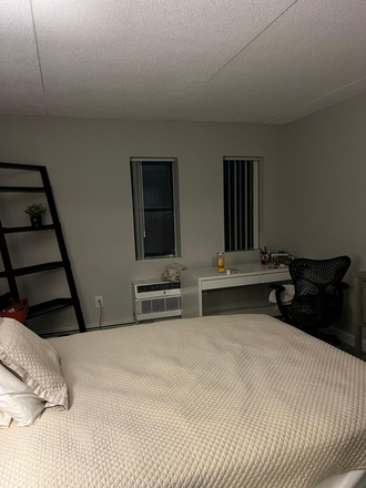 Bedroom - Queen Bed, Desk, Closet, Dresser, Book Shelf - Room for rent in Malden Apartments