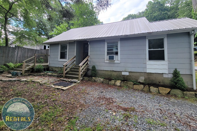  - Charming 2 Bedroom Home --- Walking Distance to Campus!