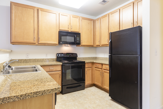 Kitchen - 1 - The Pointe! Apartments