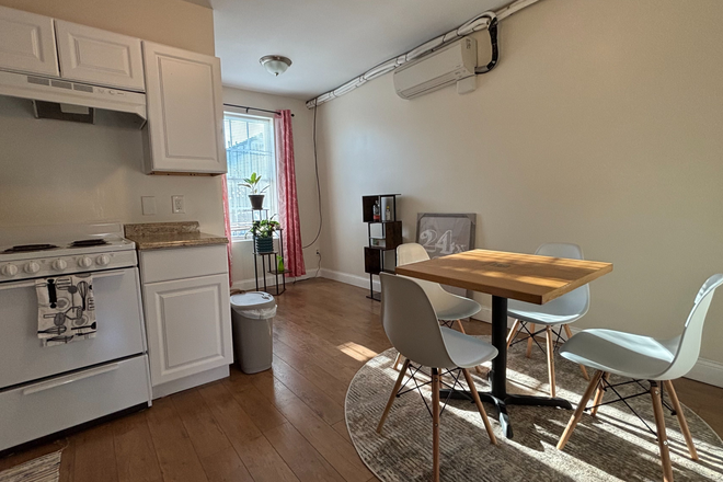 Kitchen - Charles Village Summer Sublet Apartments