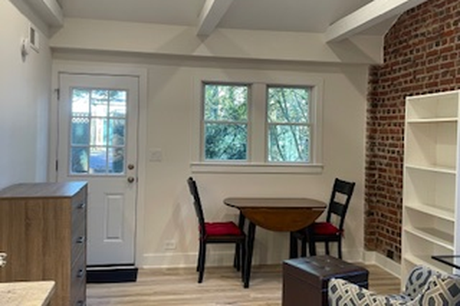 East Facing - Studio cottage-Newlin Rd-Princeton Apartments