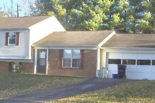 Photo - 4 Bedroom 2 Bath House 1 Car Garage