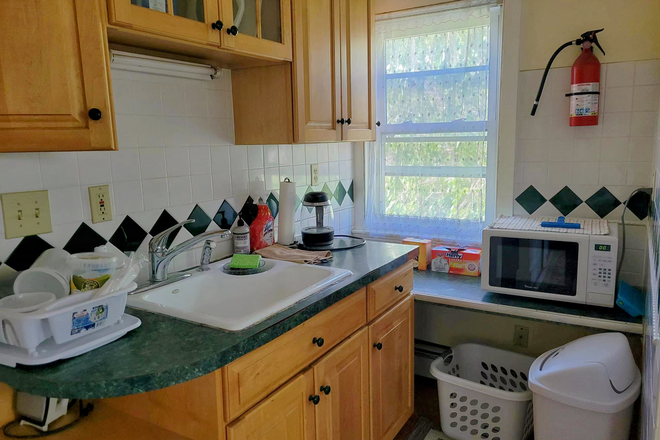 kitchenette - furnished apartment at Harvard Square available January 15