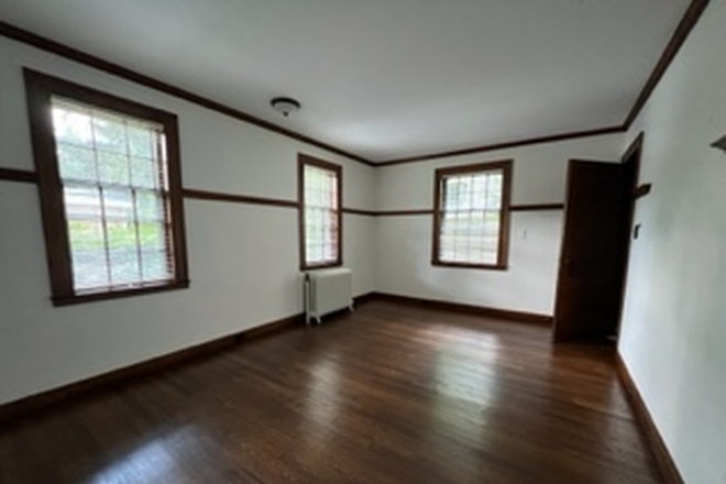 Living room (11 x 17 ft) - Off Brattle Street Apartment