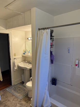 shower - House for sublet Buell st