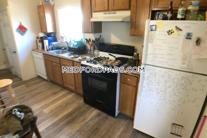 Kitchen - NO BROKER FEE! 5 Bed 2 Bath Apartment on Winthrop St. in Medford!