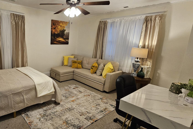 Upstairs Suite 203 - Furnished Suites 4Bedrm/1Bath Shared Home, Close to ODU & EVMS, Driveway or Street Parking