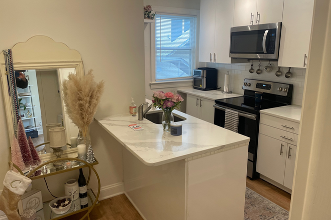 Kitchen - 4240 39th Street NW - AU / Tenleytown - 2 Bedroom w/ Eat-in Kitchen - In-Unit W/D Apartments