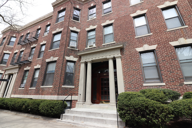 exterior - Spacious Cleveland Circle 2 bed for Sept 1 Apartments