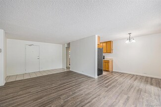 Dining Room - Univeristy Park Tower Apartments