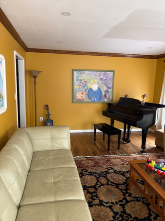 Living room - Room in home for female-Benford Dr-West Windsor