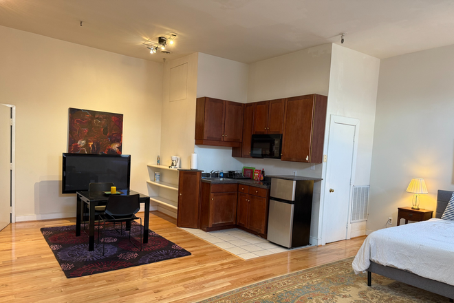 Kitchenette - Loft in Downtown Richmond