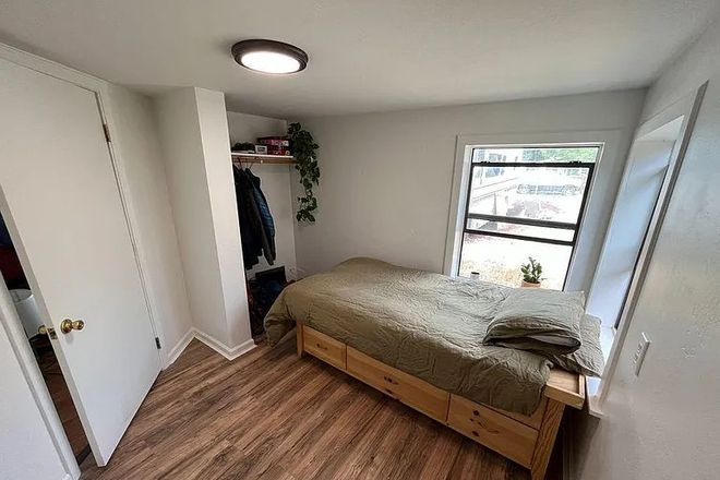 Room - Room in small house 10 min from North campus