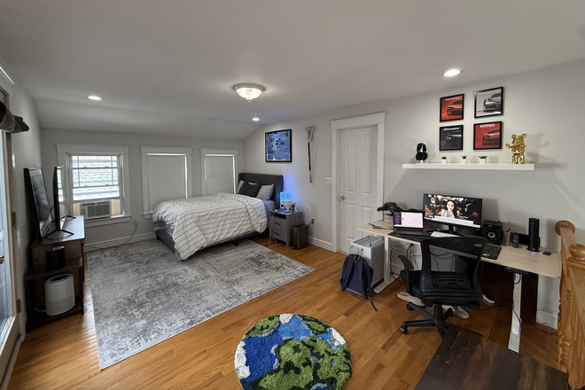 Bedroom - 4BD/3.5BA Apartment Mission Hill (Entire Top Floor w/ Private Bathroom & Balcony)