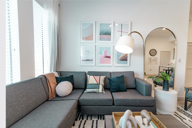 Living Room - Lapis Private Room/Bath. Pool. Great Views! Walk to Campus. Free Month Rent!! Apartments