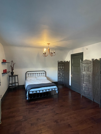 Bedroom 1 (rental) - Share a Victorian House in Brooklyn