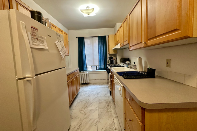 Call NOW for showings! 617-236-8600 - PARK DR - LRG TRUE 3BR CONDO IN AUDUBON CRCL FOR *9/1/2026* W/ LIVING RM, H&HW INC, LNDRY IN BLDNG!