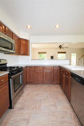 Kitchen - Spacious 3BR 1 Mile to VLS - Quiet, Private Setting Duplex