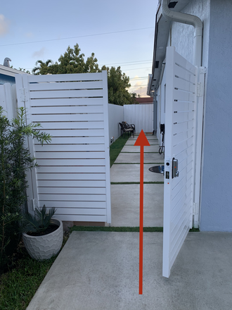 Entrance - Duplex 2/1 Duplex