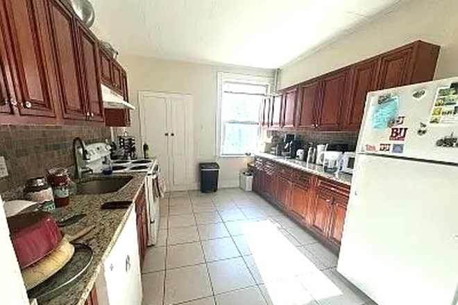 Kitchen - Charming 2BR Brownstone Close to Campus! Move-In 9/1/25 Apartments