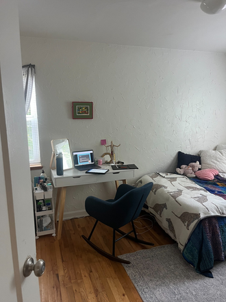 Bedroom - Bright and spacious room just a five-minute walk from CU Boulder Main Campus! Townhome