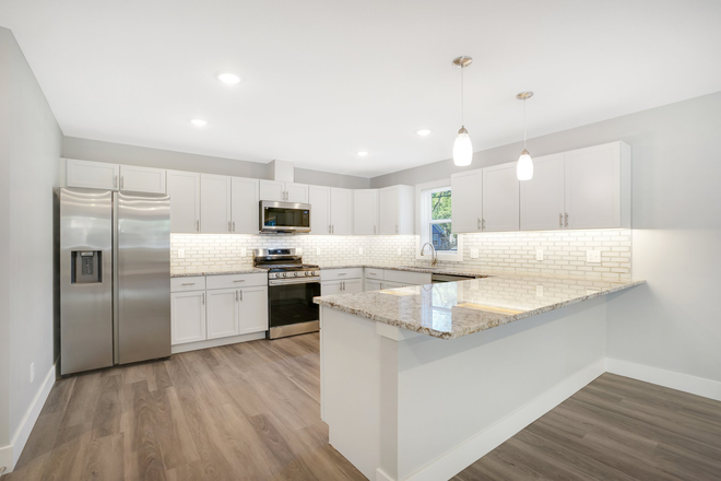 Kitchen - Newly Built Property  6 bedroom 4 bath  Must see !