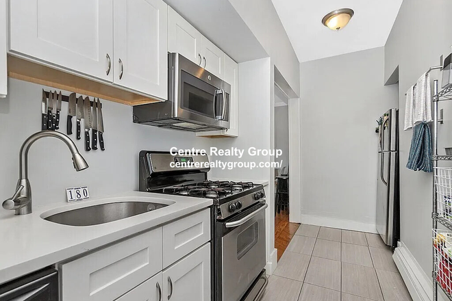 kitchen - 3 Bed 1Bath in Mission Hill