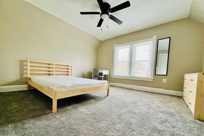 . - Newly Renovated Home Cozy & modern; 2 Mins to Campus, All Utilities Included, 2-Car Garage!