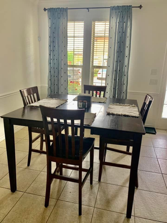 Dining Table - Gateway Villas Condo off University Close to both Texas A&M and Blinn