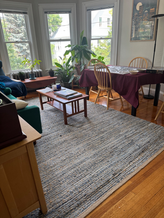Living - A free August rent. Desirable Agassiz Baldwin area