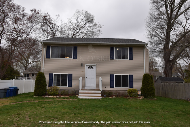 Exterior - 20 Huckleberry Trail, Narragansett, RI House