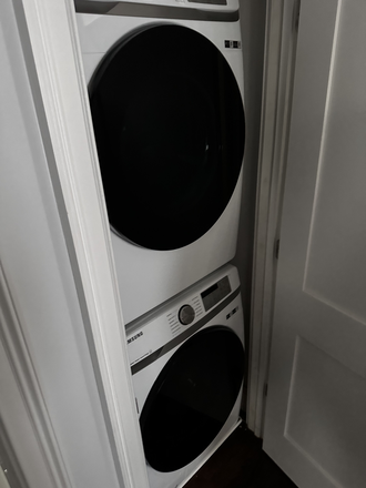 In unit Washer & Dryer - Refurbished Triplex close to JFK/Umass (2 Balconies) Triplex